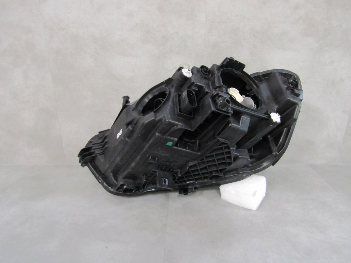 Prednji far MERCEDES CLA W118 halogen RH 19-23 A1189062000