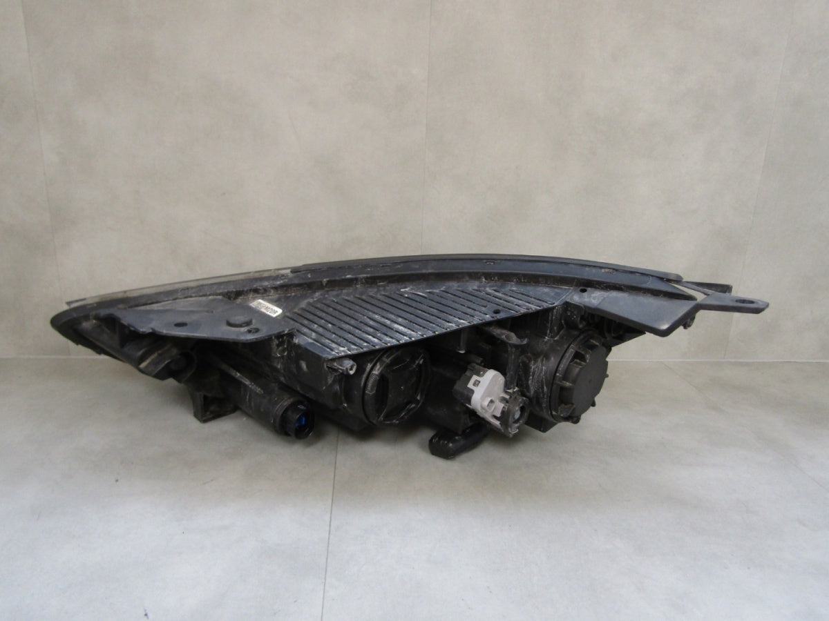 Prednji far HYUNDAI IONIQ halogen sa sočivom 16-19 RH desni
