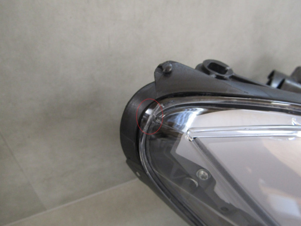 Prednji far BMW Z4 E89 09-13 xenon nezakretni RH desni 00993342