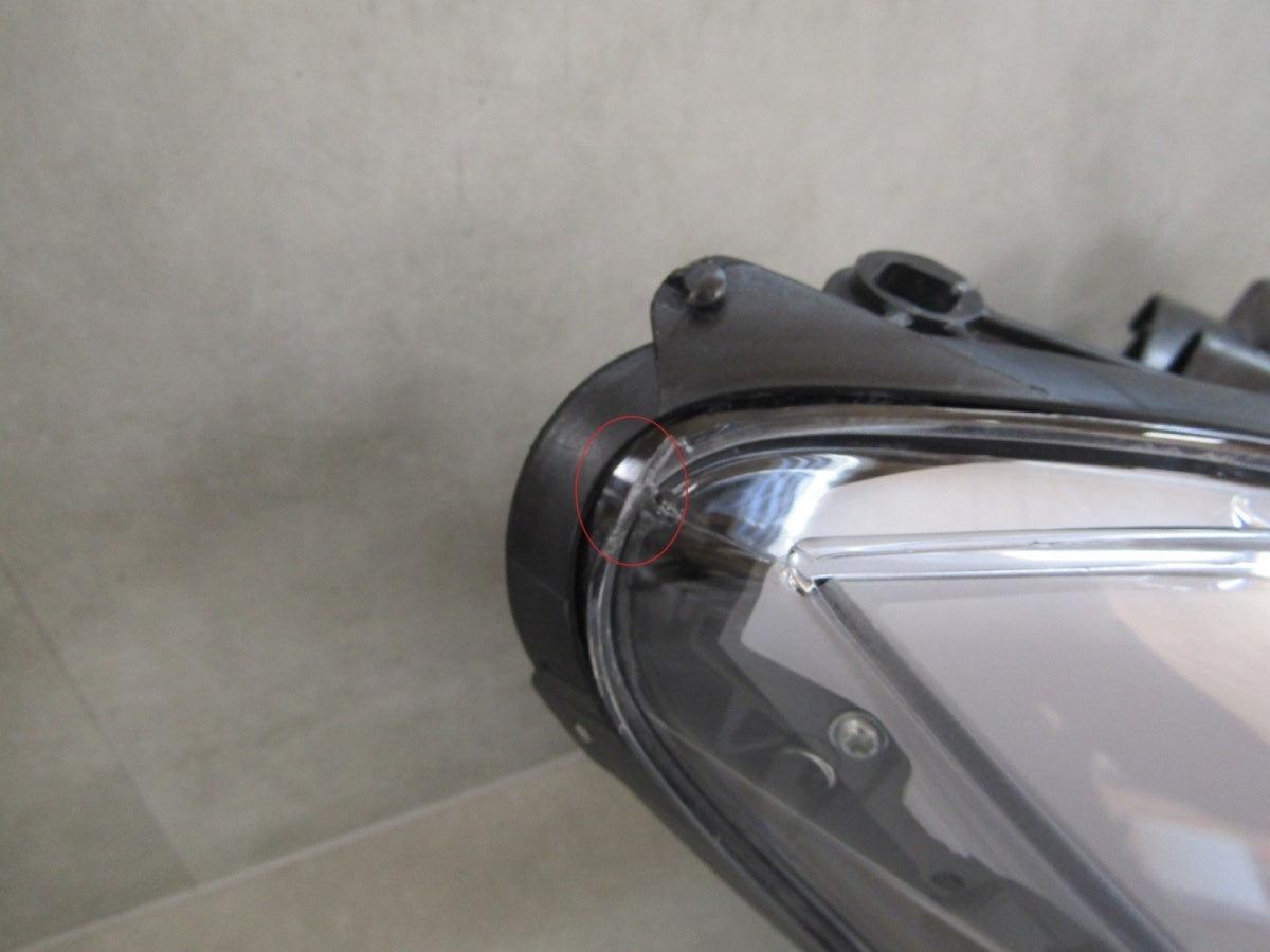 Prednji far BMW Z4 E89 09-13 xenon nezakretni RH desni 00993342