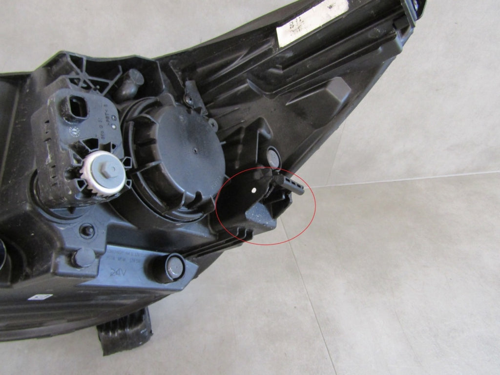 Prednji far KIA RIO 4 IV halogen 16- RH desni 92102 H8