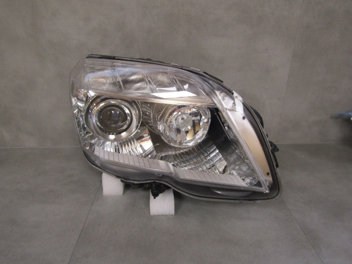 Prednji far MERCEDES GLK W204 xenon zakretni RH desni 08-12