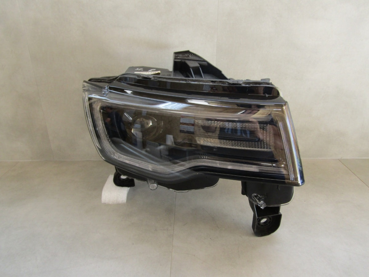 Prednji far JEEP GRAND CHEROKEE WK2 xenon nezakretni LIFT SRT RH desni