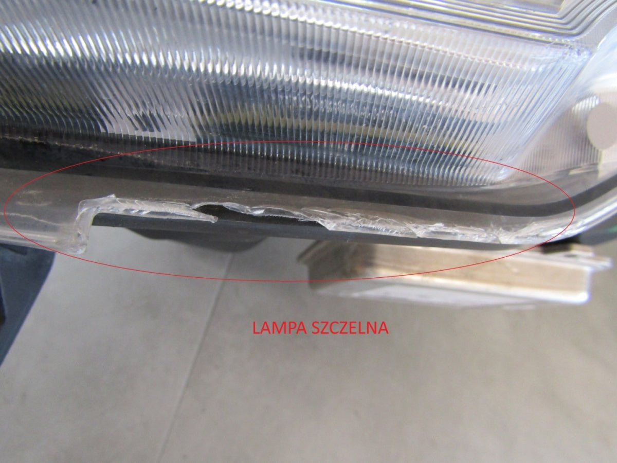 Prednji far MERCEDES VITO VIANO LIFT A639 LH lijevi xenon