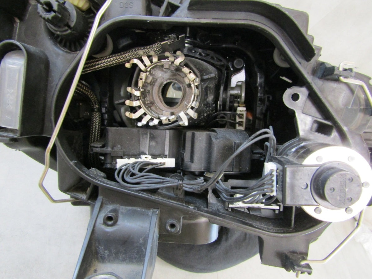 Prednji far VOLKSWAGEN PASSAT B7 xenon zakretni + LED 10-14 lijevi LH 3AB941751