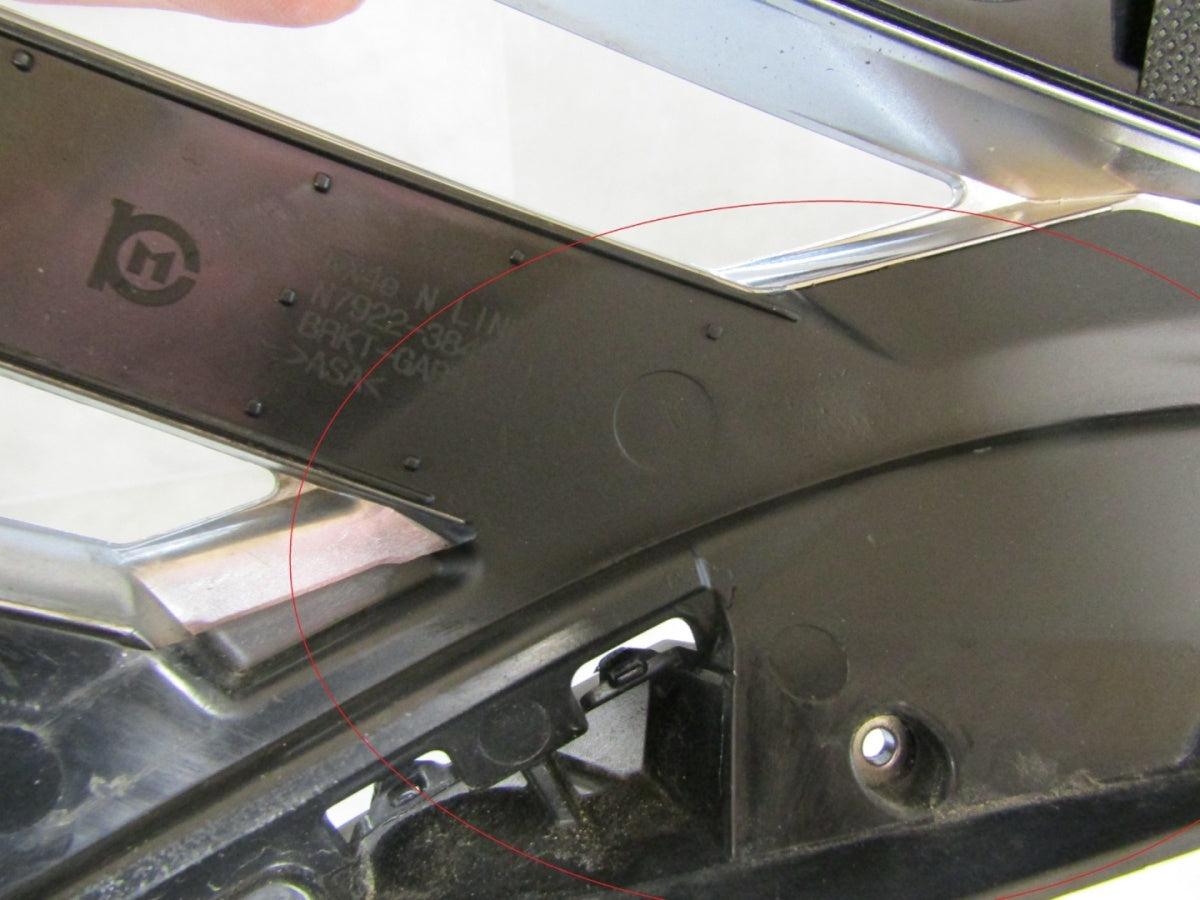 HYUNDAI TUCSON IV N-LINE RAMKA hrom LAMPY desni 21- N792238420