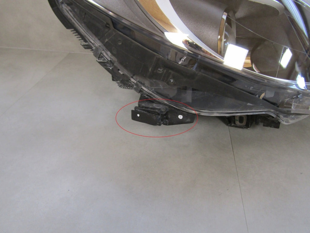 Prednji far MERCEDES B klasa W246 xenon zakretni ILS RH 11-14 A2468207861
