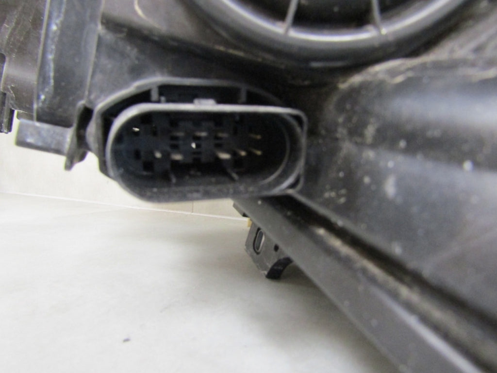 Prednji far MERCEDES B klasa W246 xenon zakretni ILS RH 11-14 A2468207861