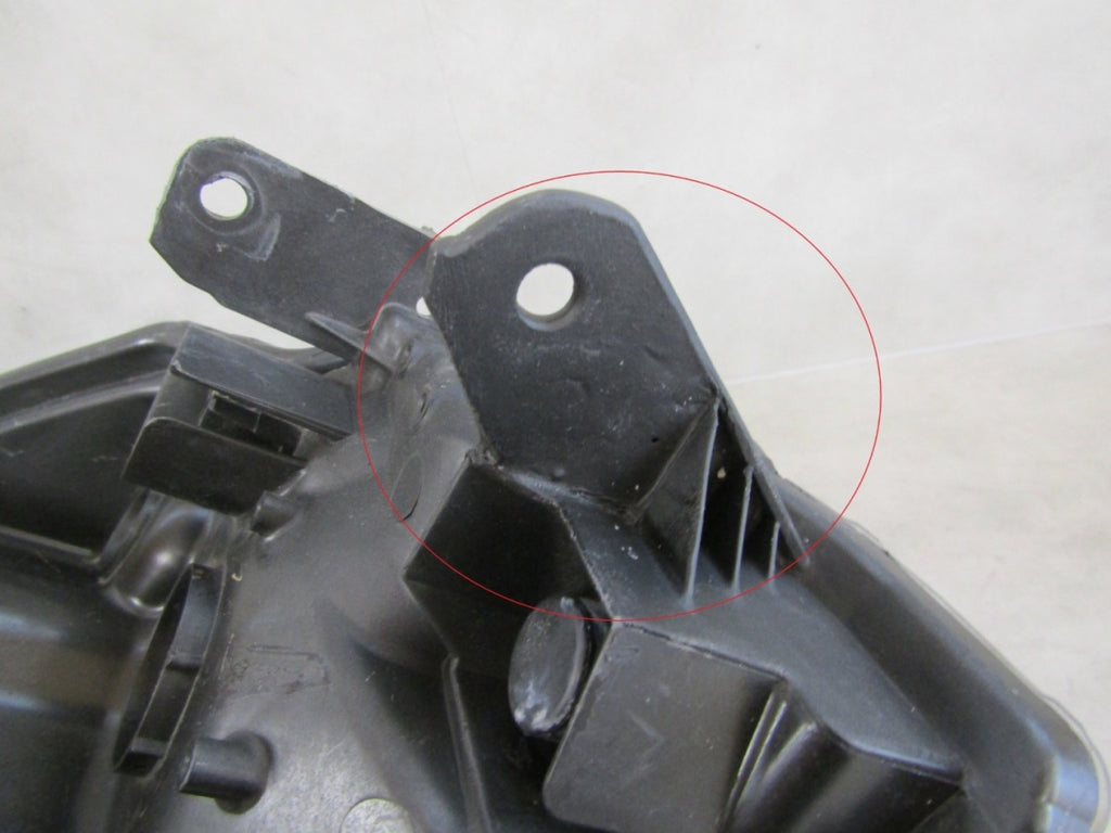 Prednji far SUZUKI VITARA 3 III LED (CZERWONA) 15-18 LH lijevi 100-18095