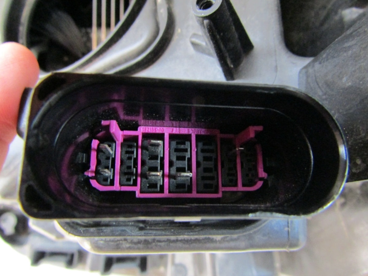 Prednji far VOLKSWAGEN TOUAREG 3 III 761 FULL LED 18-23 RH desni 761941036A