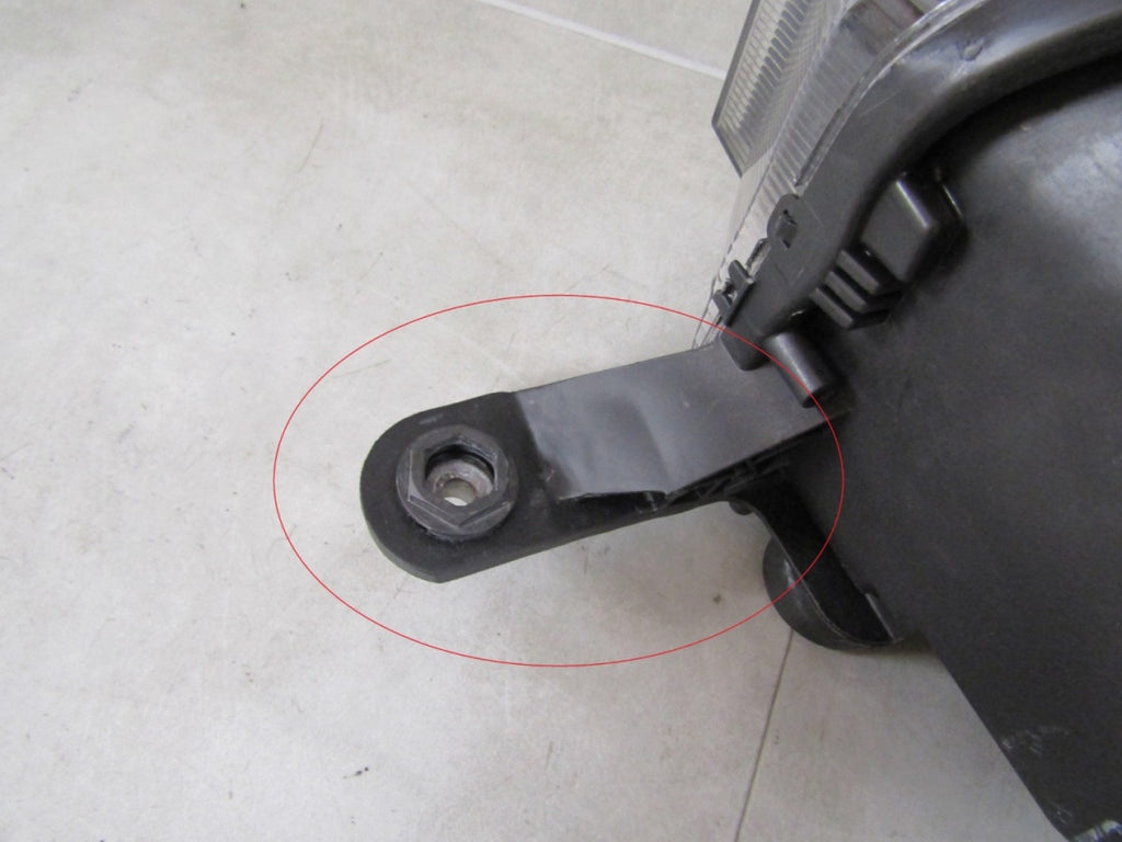 Prednji far SKODA RAPID halogen 12-16 VALEO RH desni 90037388