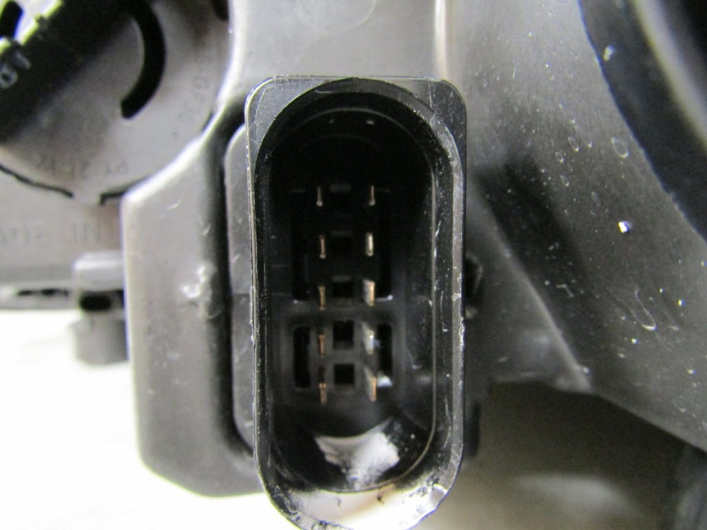 Prednji far SKODA RAPID halogen 12-16 VALEO RH desni 90037388