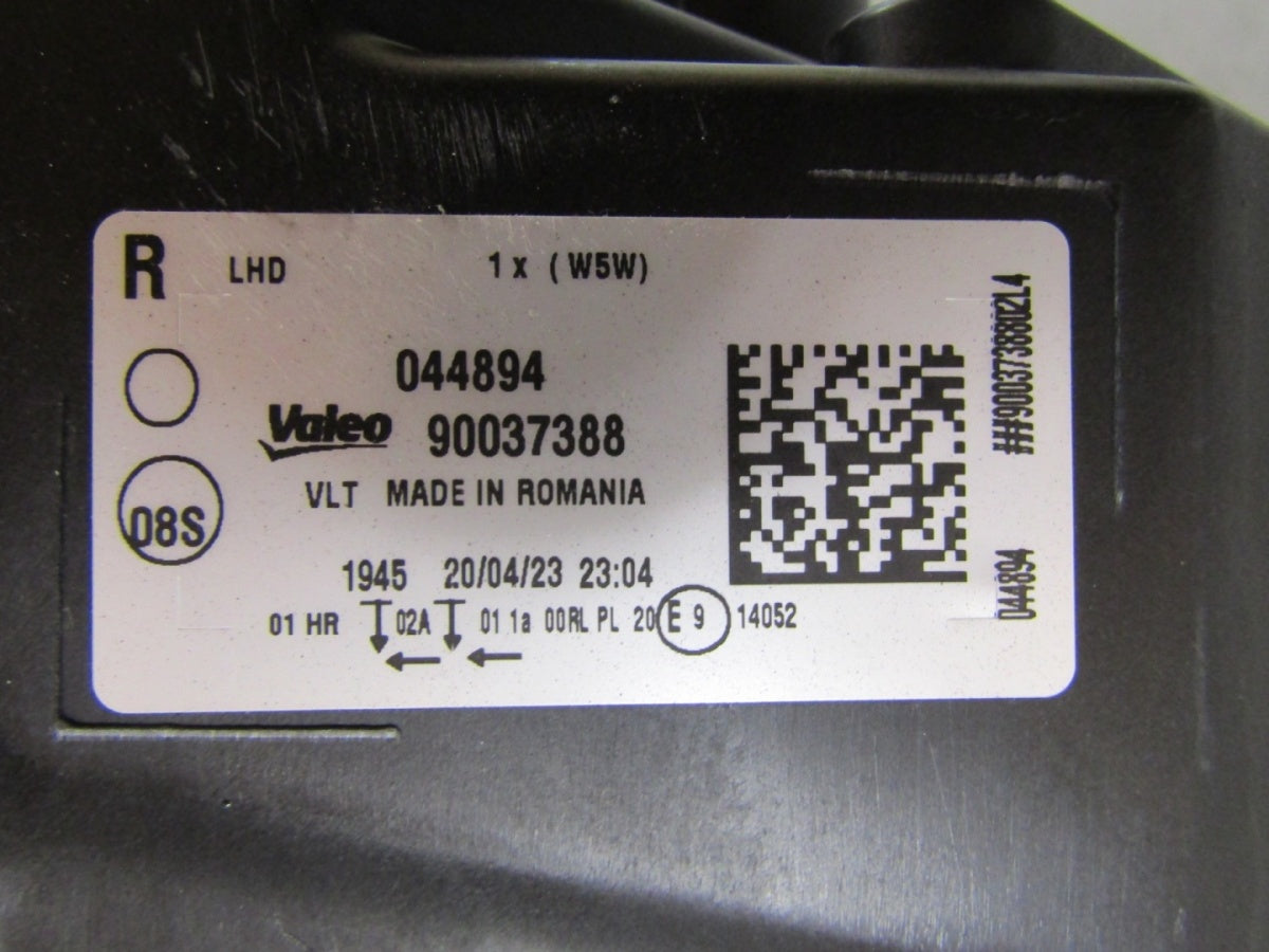 Prednji far SKODA RAPID halogen 12-16 VALEO RH desni 90037388