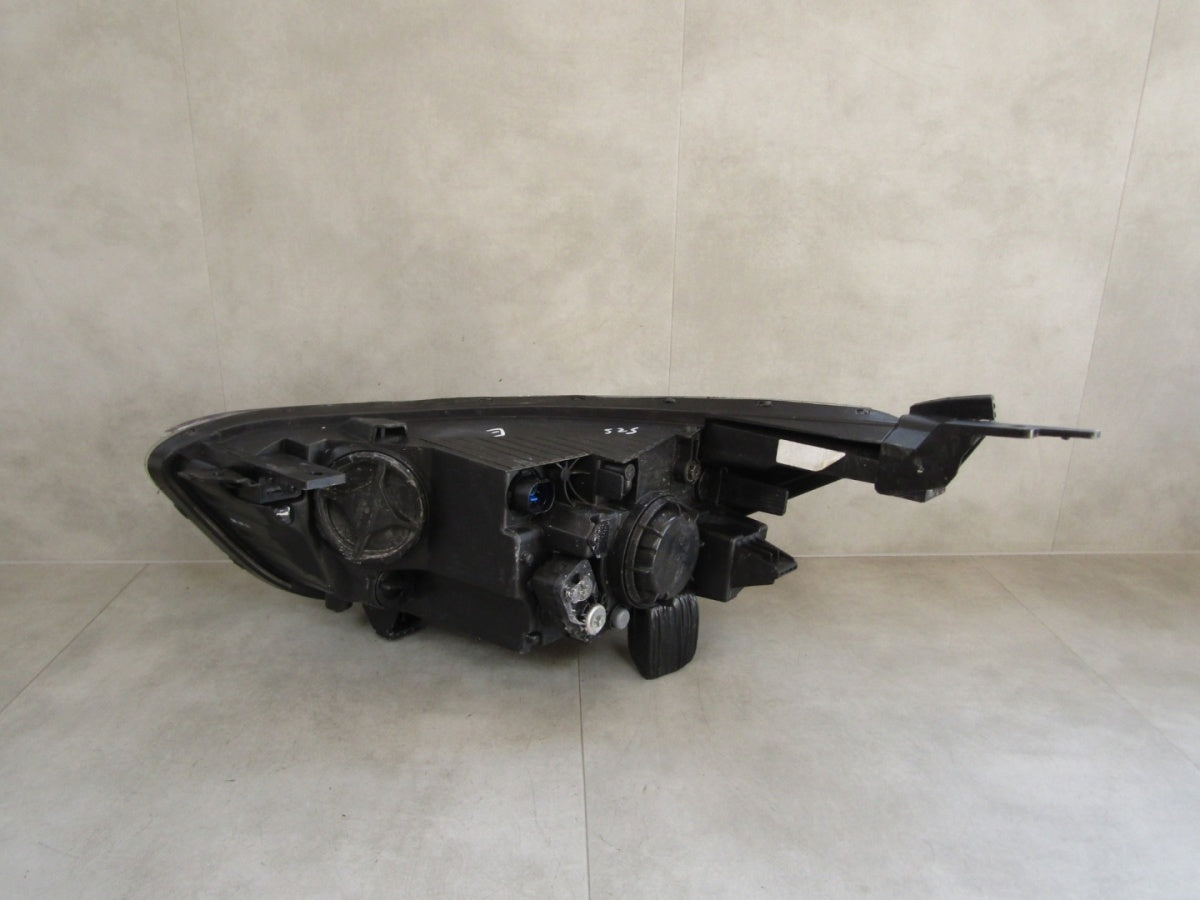 Prednji far KIA STONIC halogen sa sočivom 17-20 RH desni 92102-H8