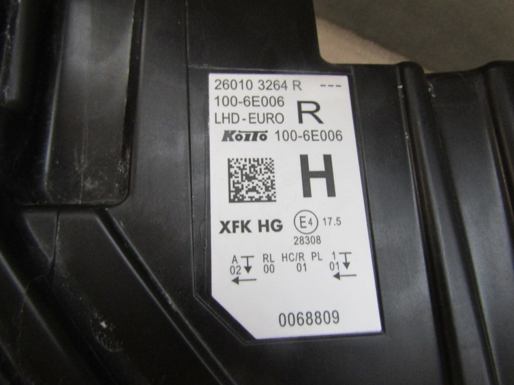 Prednji far RENAULT KANGOO IV 4 LED RH desni 21- 260103264R