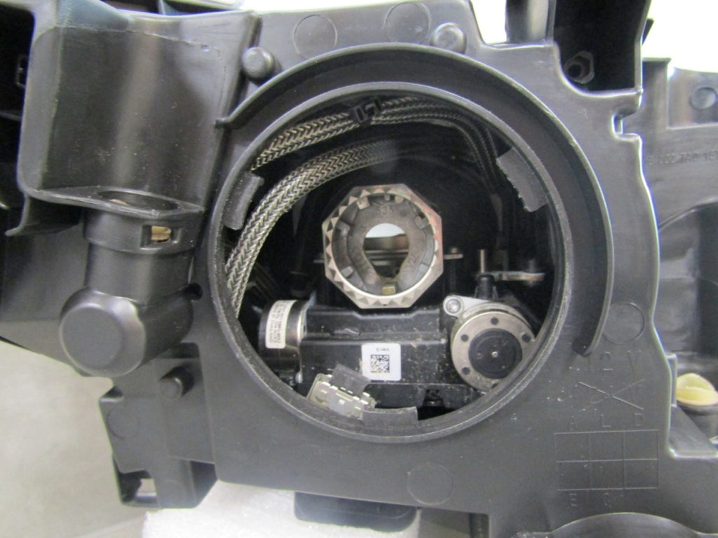 Prednji far MERCEDES ML W166 xenon zakretni 11-15 LH lijevi A1668207859