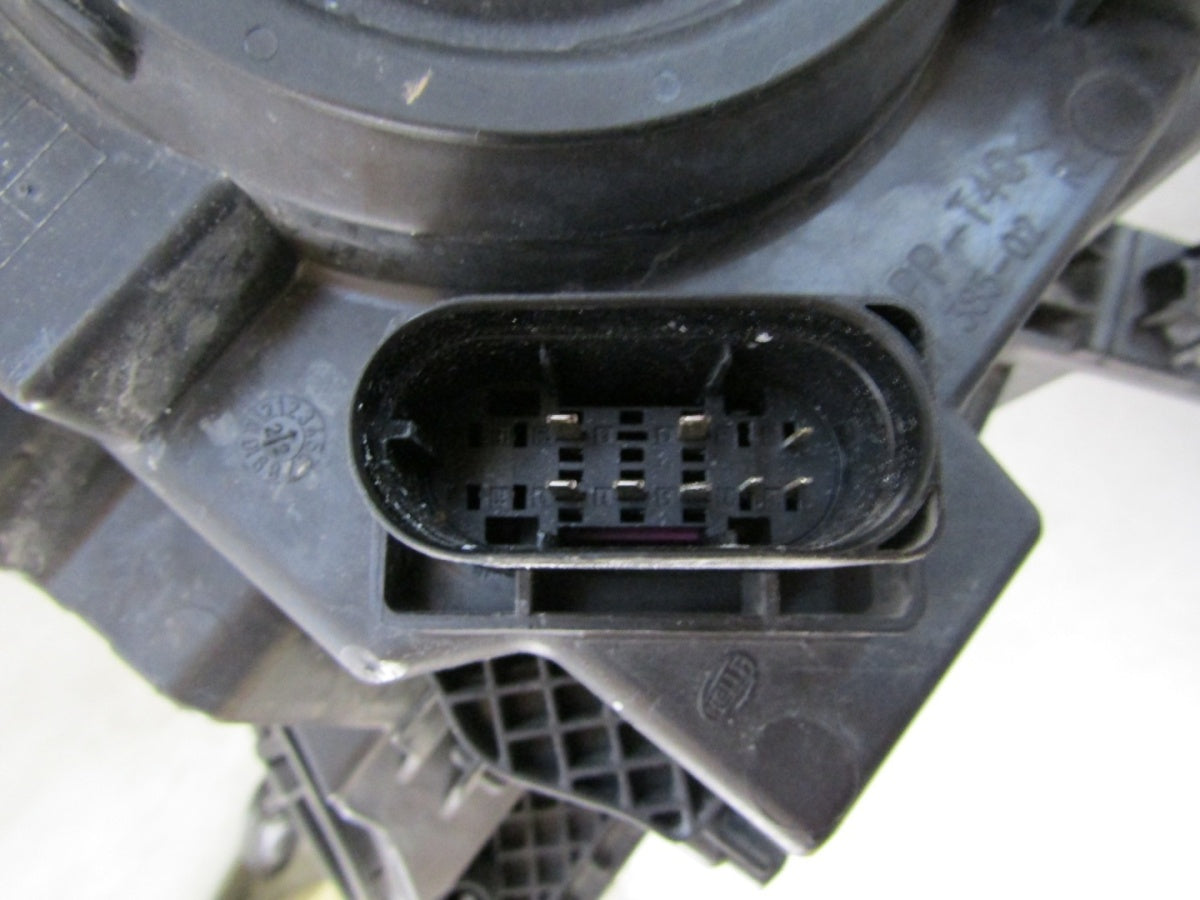 Prednji far MERCEDES V klasa W447 14- halogen RH desni A4479067800