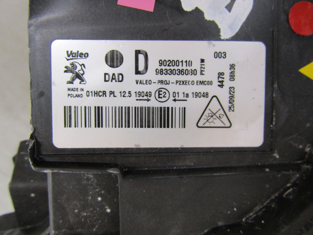 Prednji far PEUGEOT 208 II 2 2008 II 2 LED 19-23 RH desni 9833036080