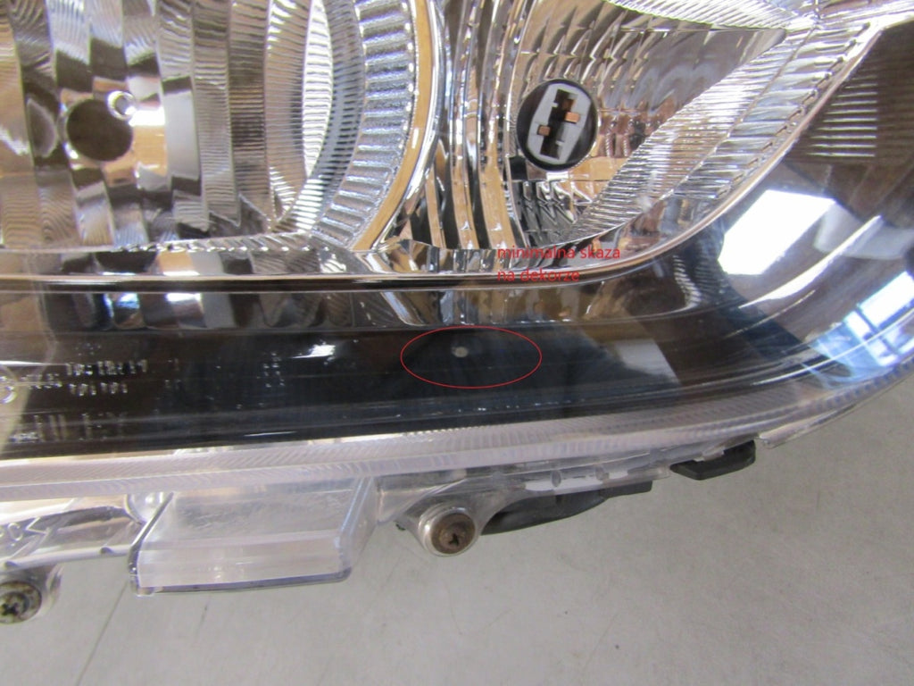 Prednji far MITSUBISHI ASX xenon 10-12 RH desni crni