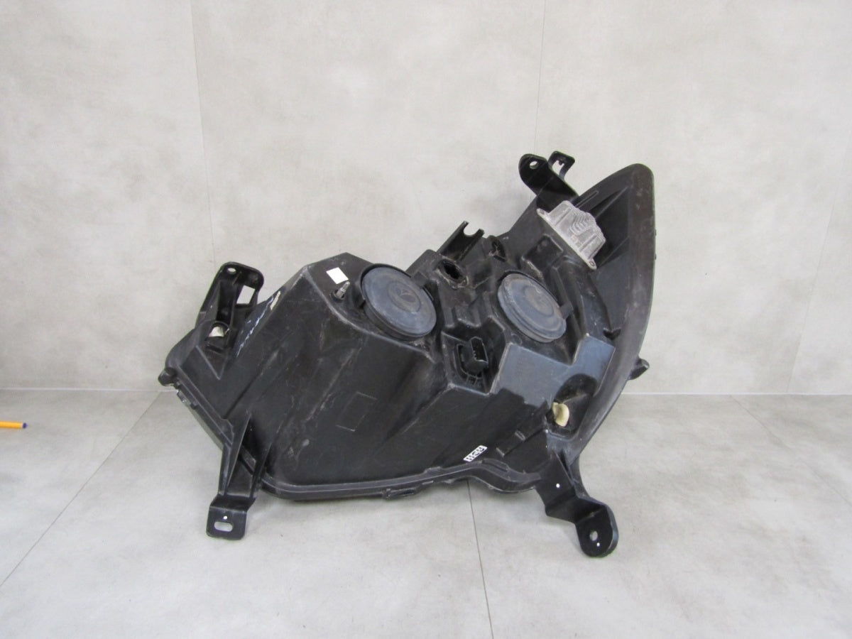 Prednji far RENAULT MASTER III LIFT halogen 19-24 RH desni 260105567R