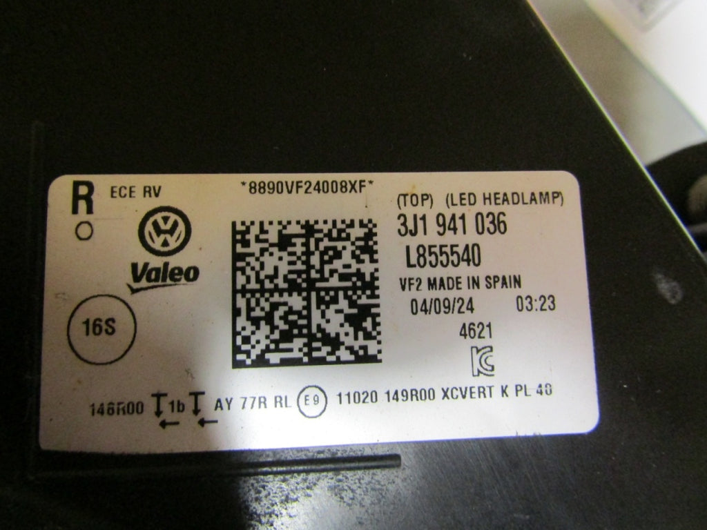 Prednji far VW Passat B9 FULL LED TOP IQ LIGHT 23- RH desni 3J1941036