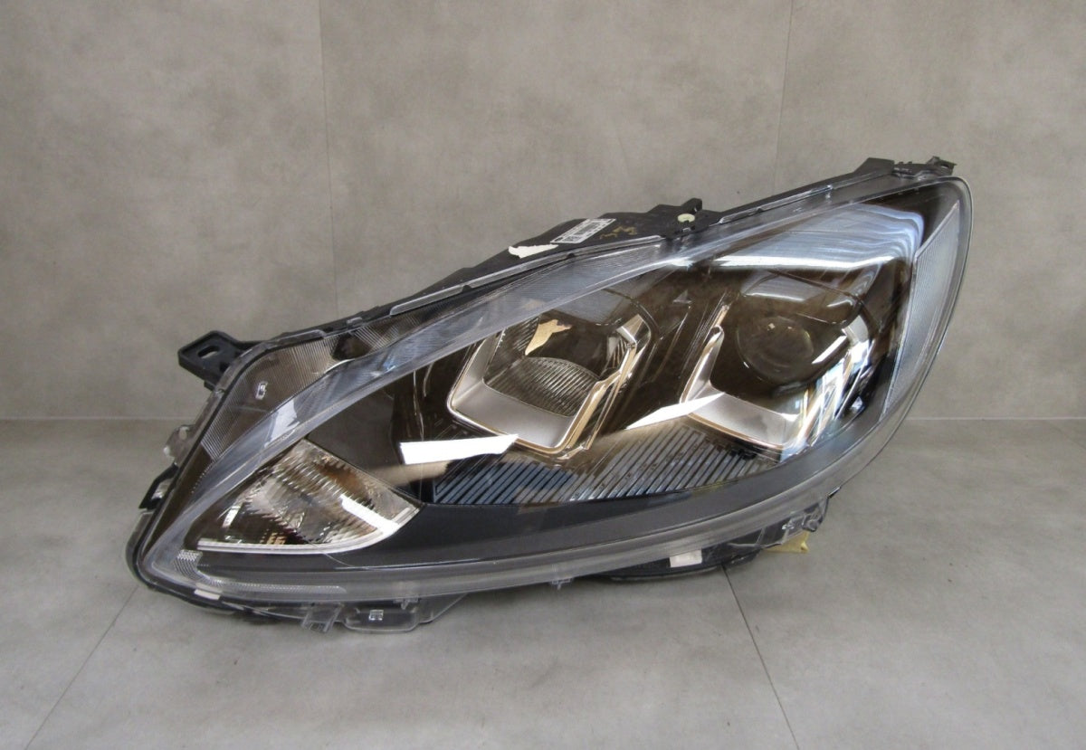 Prednji far FORD KUGA MK3 halogen sa sočivom LH lijevi 19-24 LV4B-13W030-AF