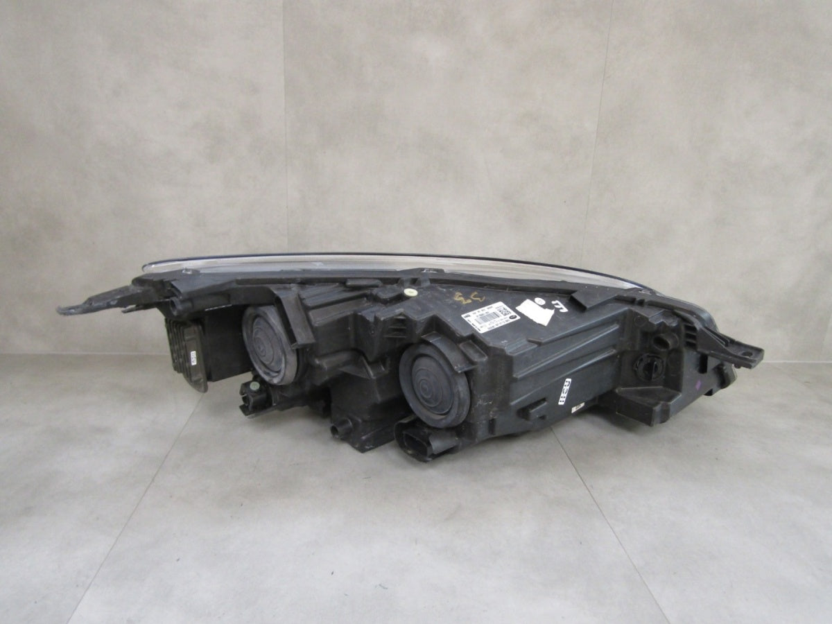 Prednji far FORD KUGA MK3 halogen sa sočivom LH lijevi 19-24 LV4B-13W030-AF
