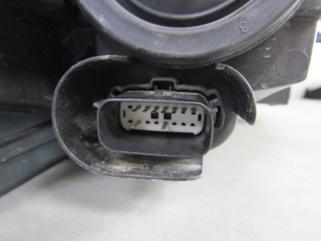 Prednji far FORD KUGA MK3 halogen sa sočivom LH lijevi 19-24 LV4B-13W030-AF