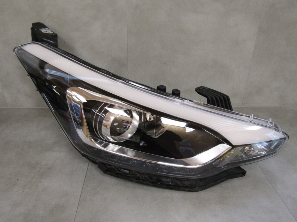 Prednji far HYUNDAI I20 halogen sa sočivom + LED 15- RH desni