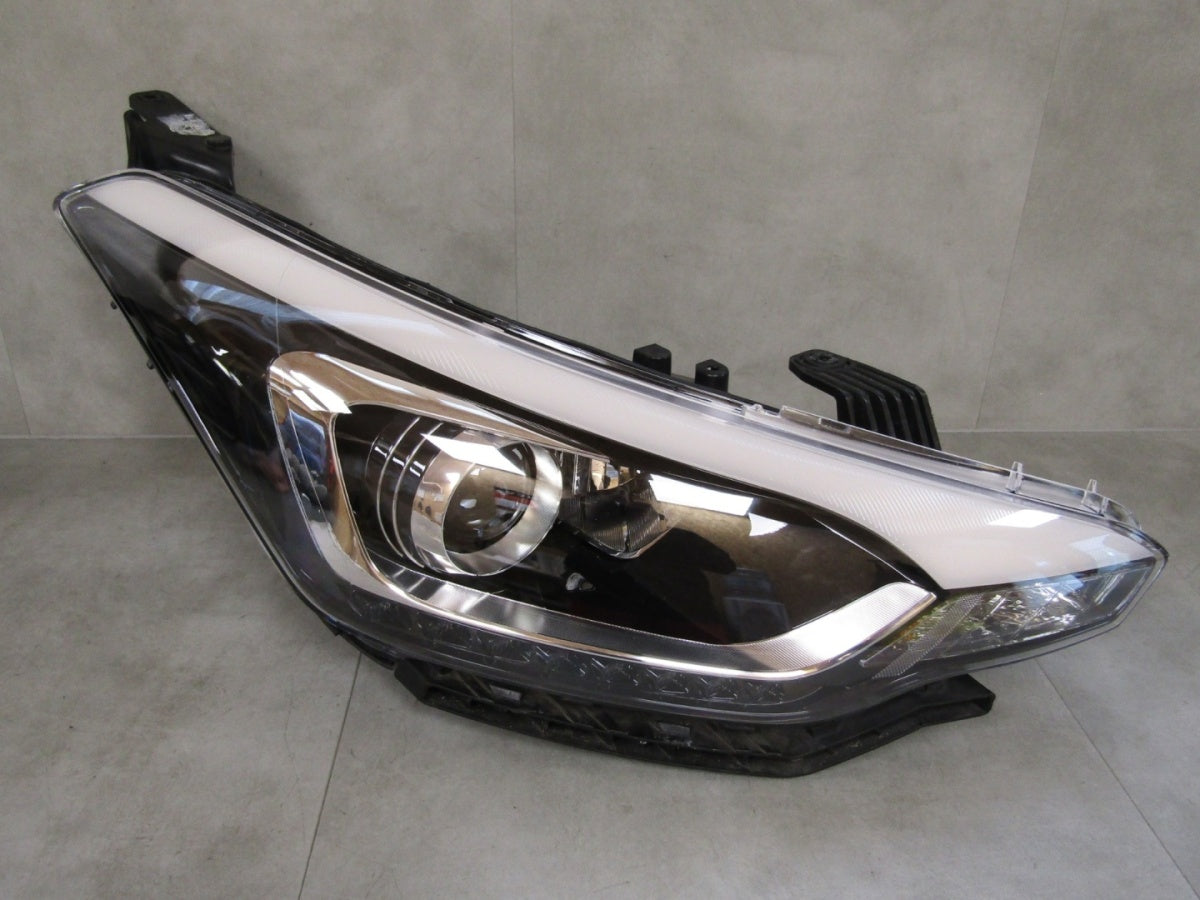 Prednji far HYUNDAI I20 halogen sa sočivom + LED 15- RH desni