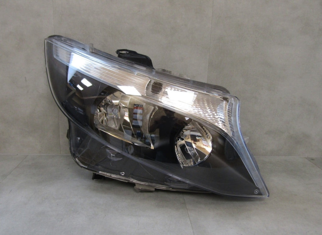 Prednji far MERCEDES V klasa W447 halogen RH desni 14- A4479067800