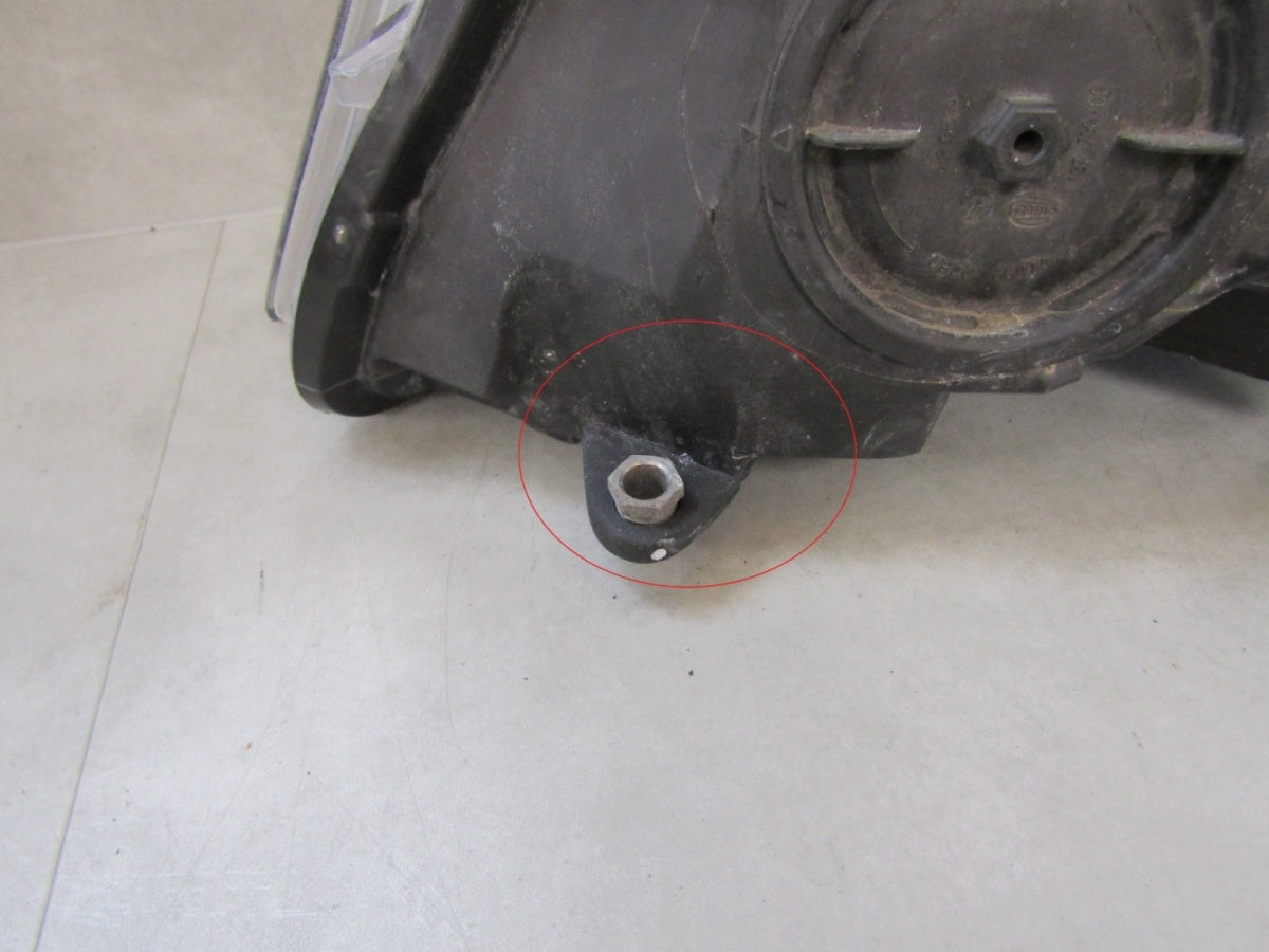 Prednji far MERCEDES V klasa W447 halogen RH desni 14- A4479067800