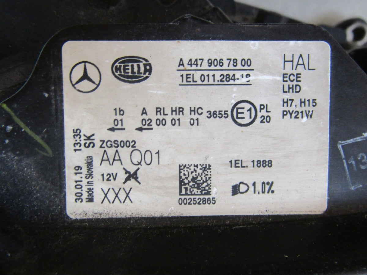 Prednji far MERCEDES V klasa W447 halogen RH desni 14- A4479067800