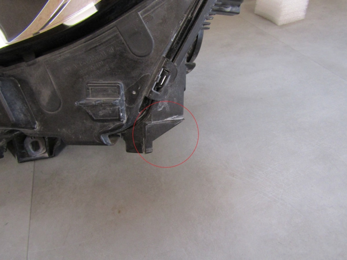 Prednji far MERCEDES GLA 156 halogen LH lijevi 14-17 A1569061100