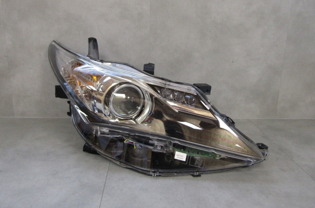 Prednji far TOYOTA AURIS 2 II xenon zakretni 12-15 RH desni 81110-02E40