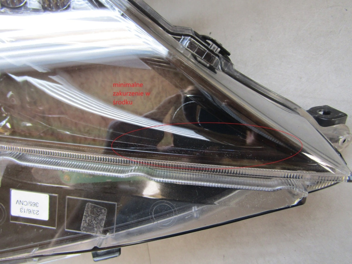 Prednji far TOYOTA AURIS 2 II xenon zakretni 12-15 RH desni 81110-02E40