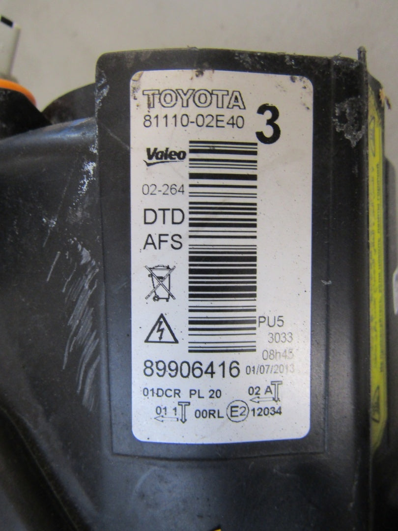 Prednji far TOYOTA AURIS 2 II xenon zakretni 12-15 RH desni 81110-02E40