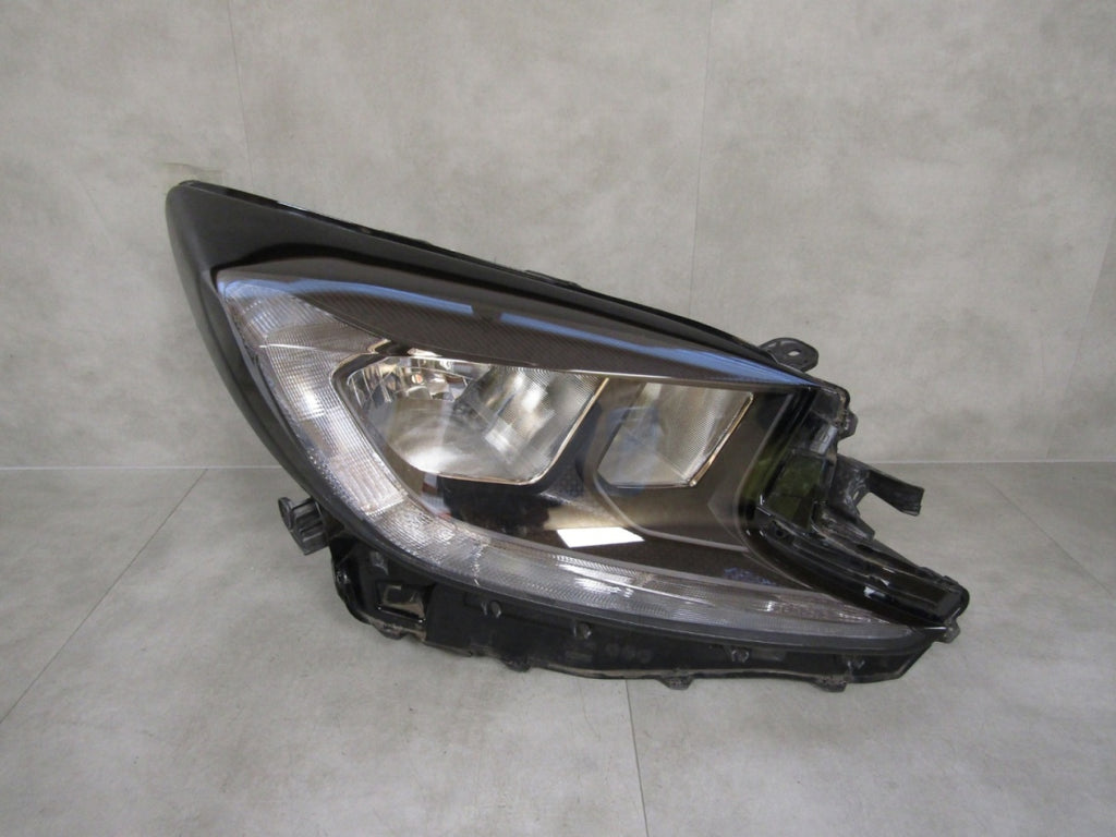 Prednji far TOYOTA AYGO X halogen 22- RH