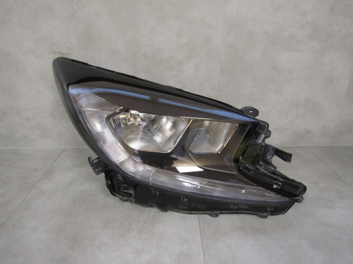 Prednji far TOYOTA AYGO X halogen 22- RH