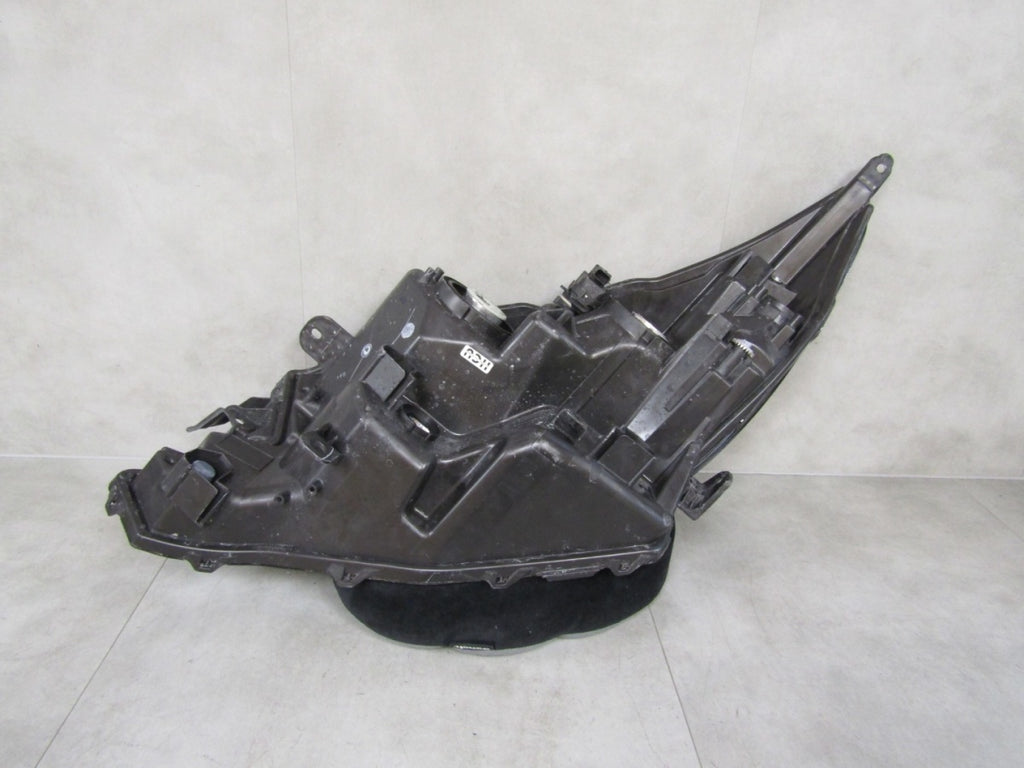 Prednji far TOYOTA AYGO X halogen 22- RH
