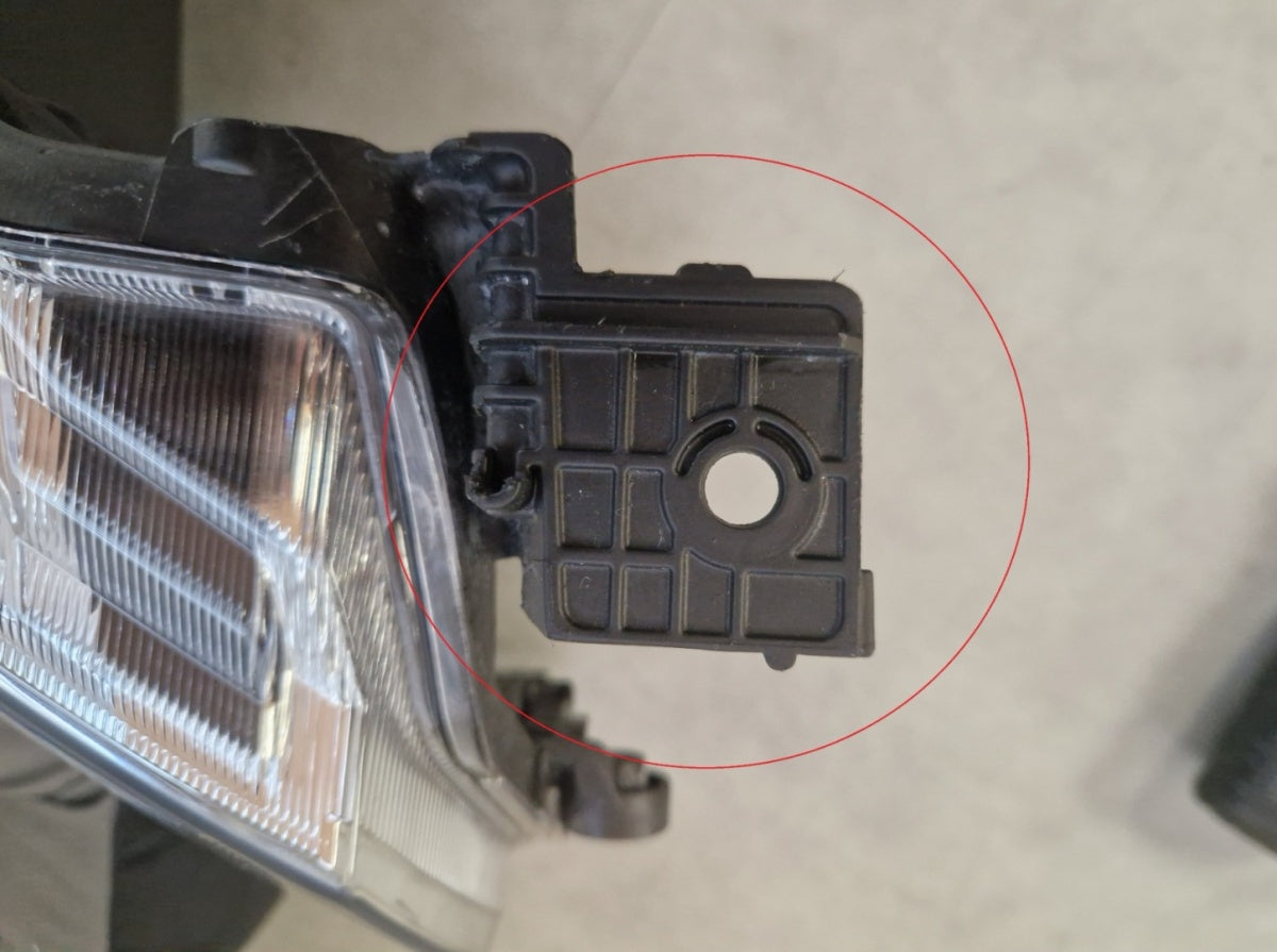 Prednji far SUZUKI IGNIS III LED 16- lijevi LH 100-5939D