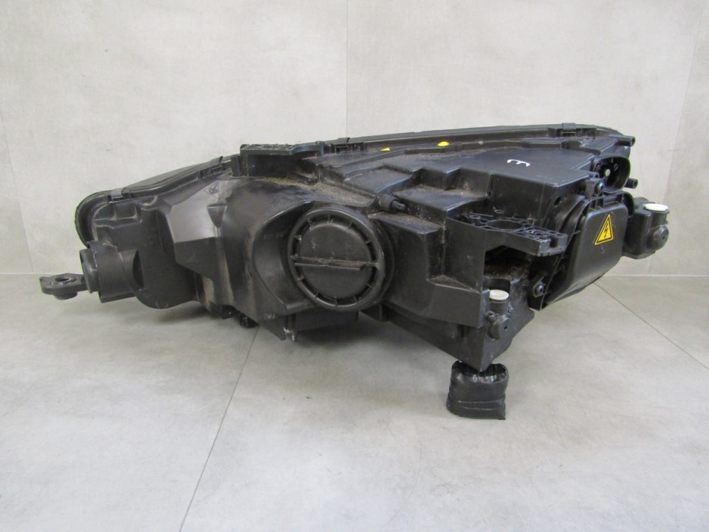 Prednji far AUDI A5 8W6 xenon nezakretni 16-19 RH desni 8W6941006C