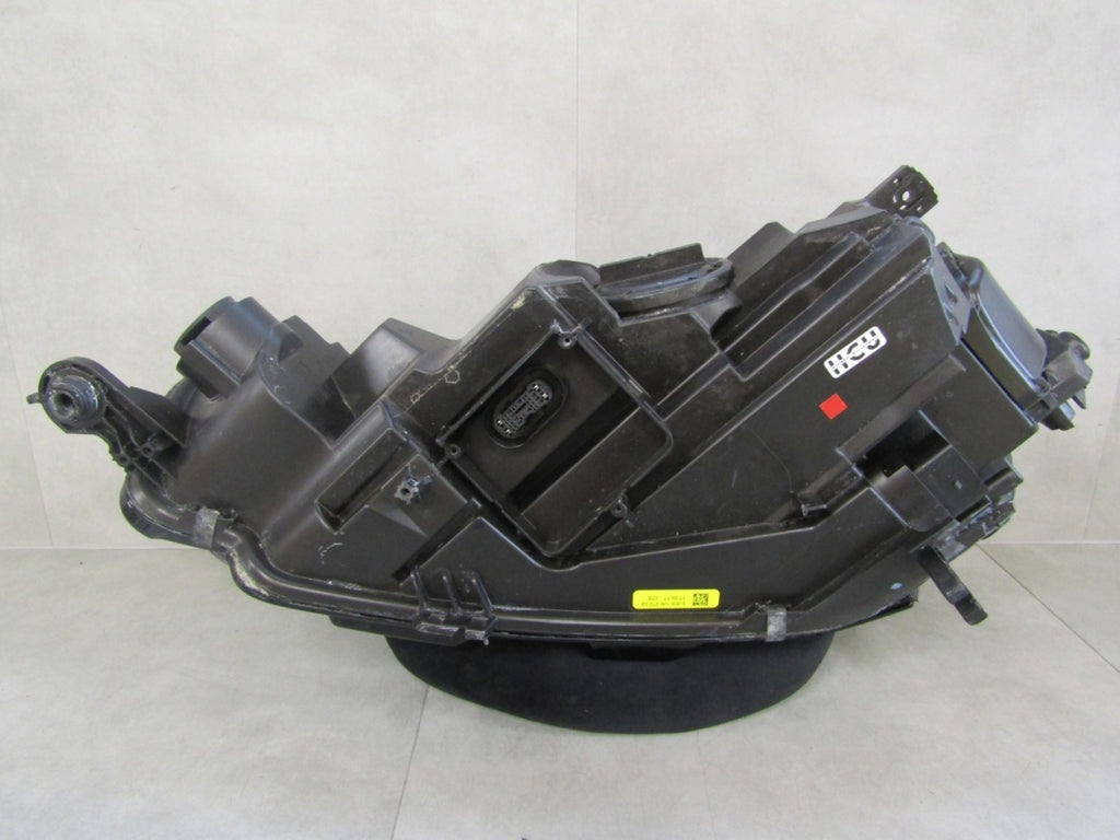 Prednji far AUDI A5 8W6 xenon nezakretni 16-19 RH desni 8W6941006C
