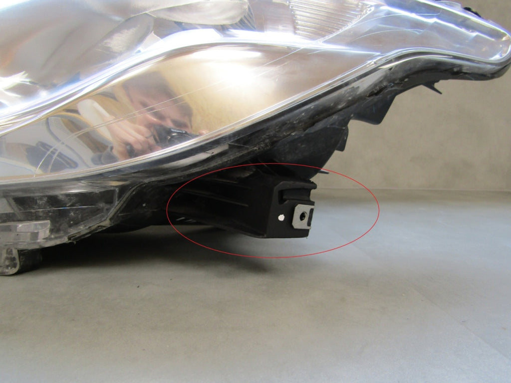Prednji far MITSUBISHI L200 V / FIAT FULLBACK halogen 15-19 LH 8301C737