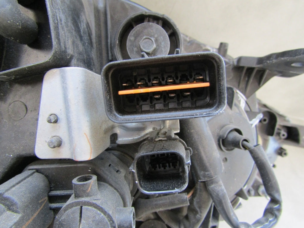 Prednji far MITSUBISHI LANCER 8 VIII halogen LH 07-