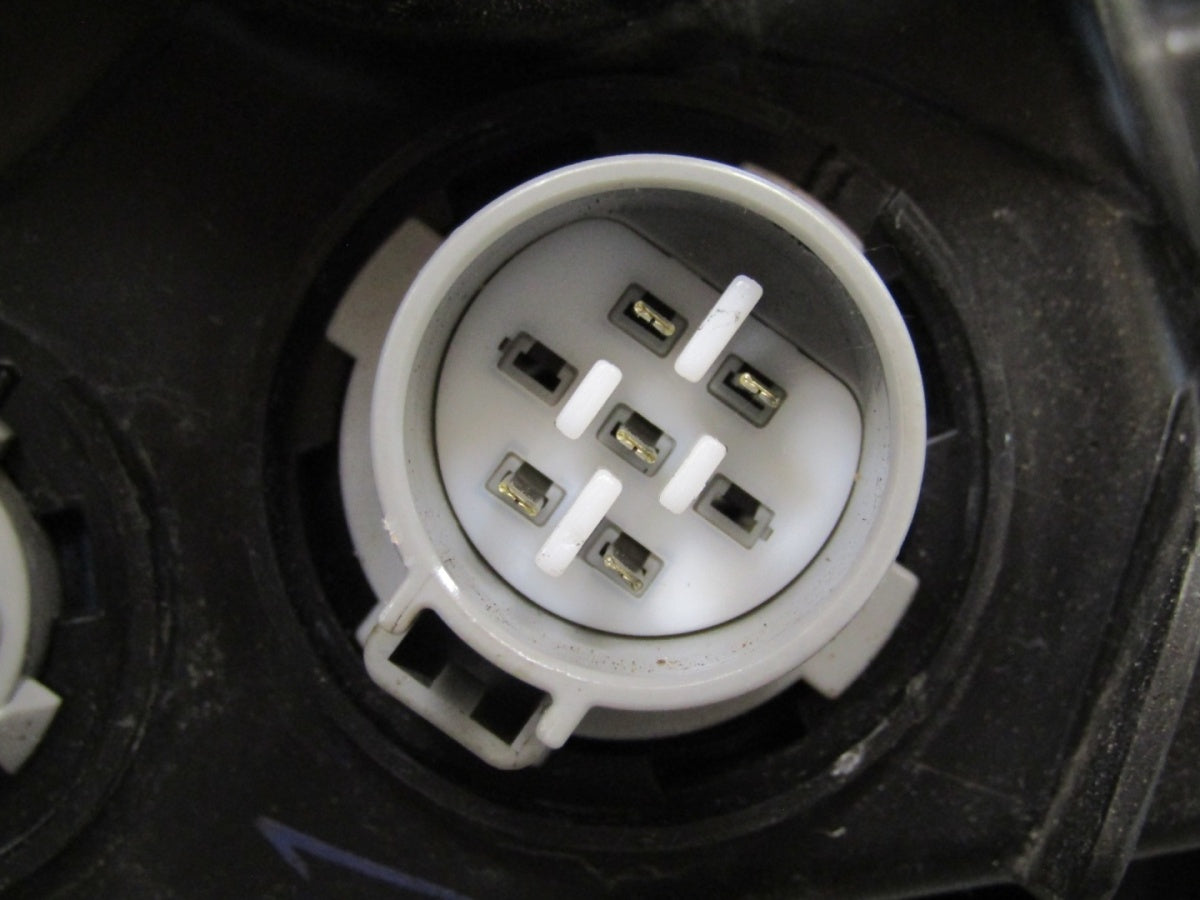 Prednji far NISSAN ARIYA DRL LED RH desni 20- W5752