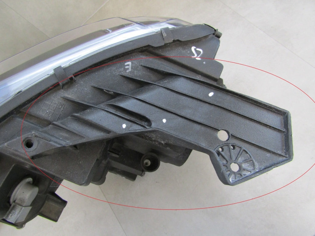 Prednji far CHEVROLET CAMARO 6 VI KSENON+LED RH desni 16-19 (dwie przetwornice)