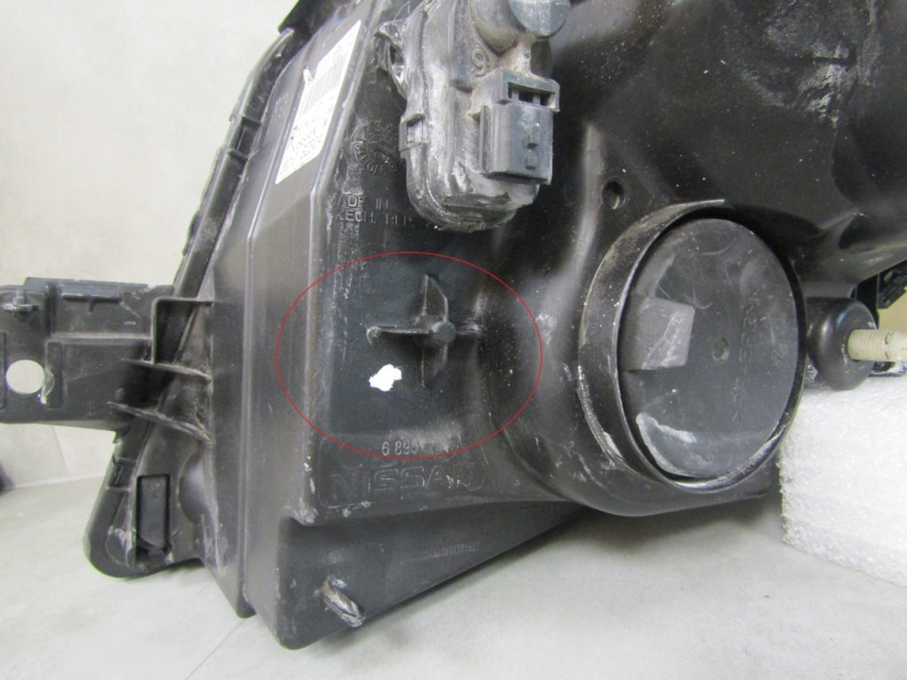 Prednji far NISSAN NV400 INTERSTAR II 10- halogen RH desni 26010BZ50A