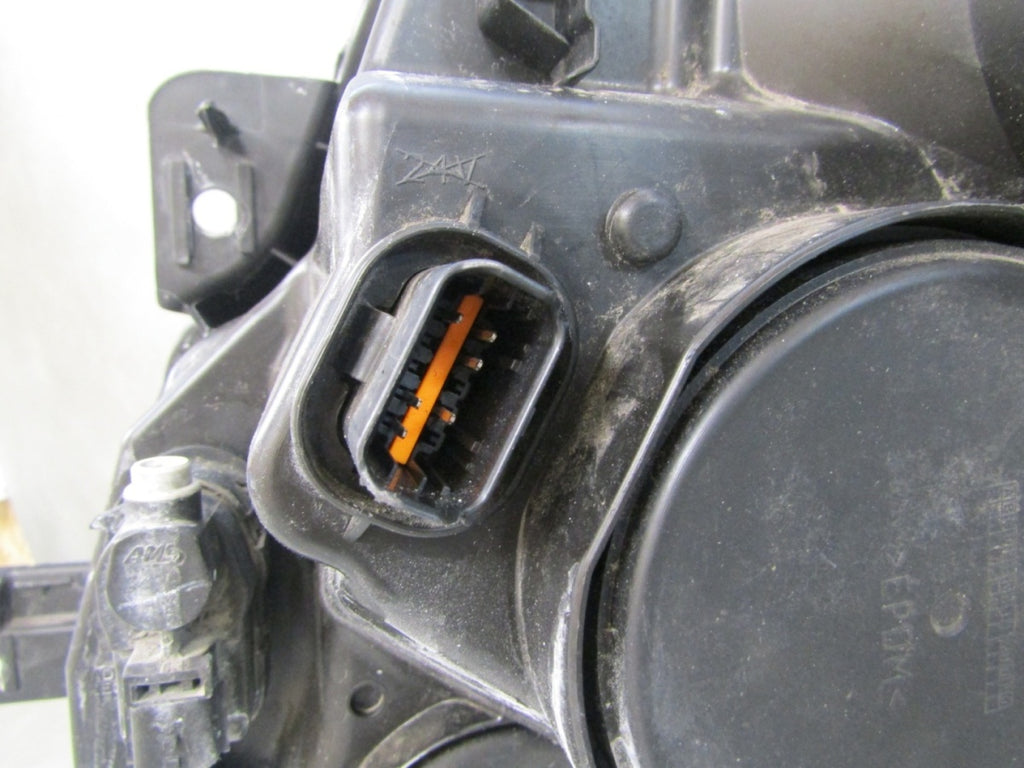 Prednji far NISSAN NV400 INTERSTAR II 10- halogen RH desni 26010BZ50A