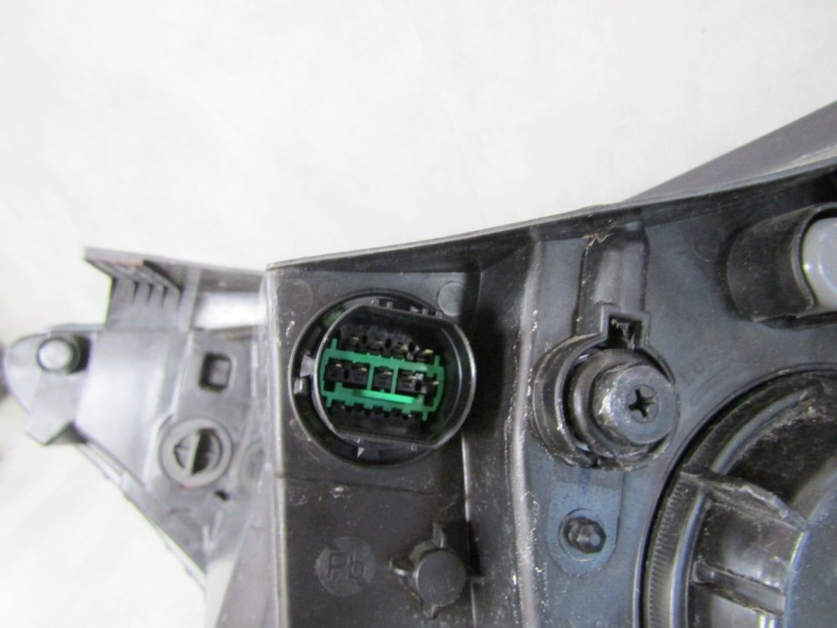 Prednji far HYUNDAI I20 3 III halogen DOŚWIETLANIE RH desni 20-